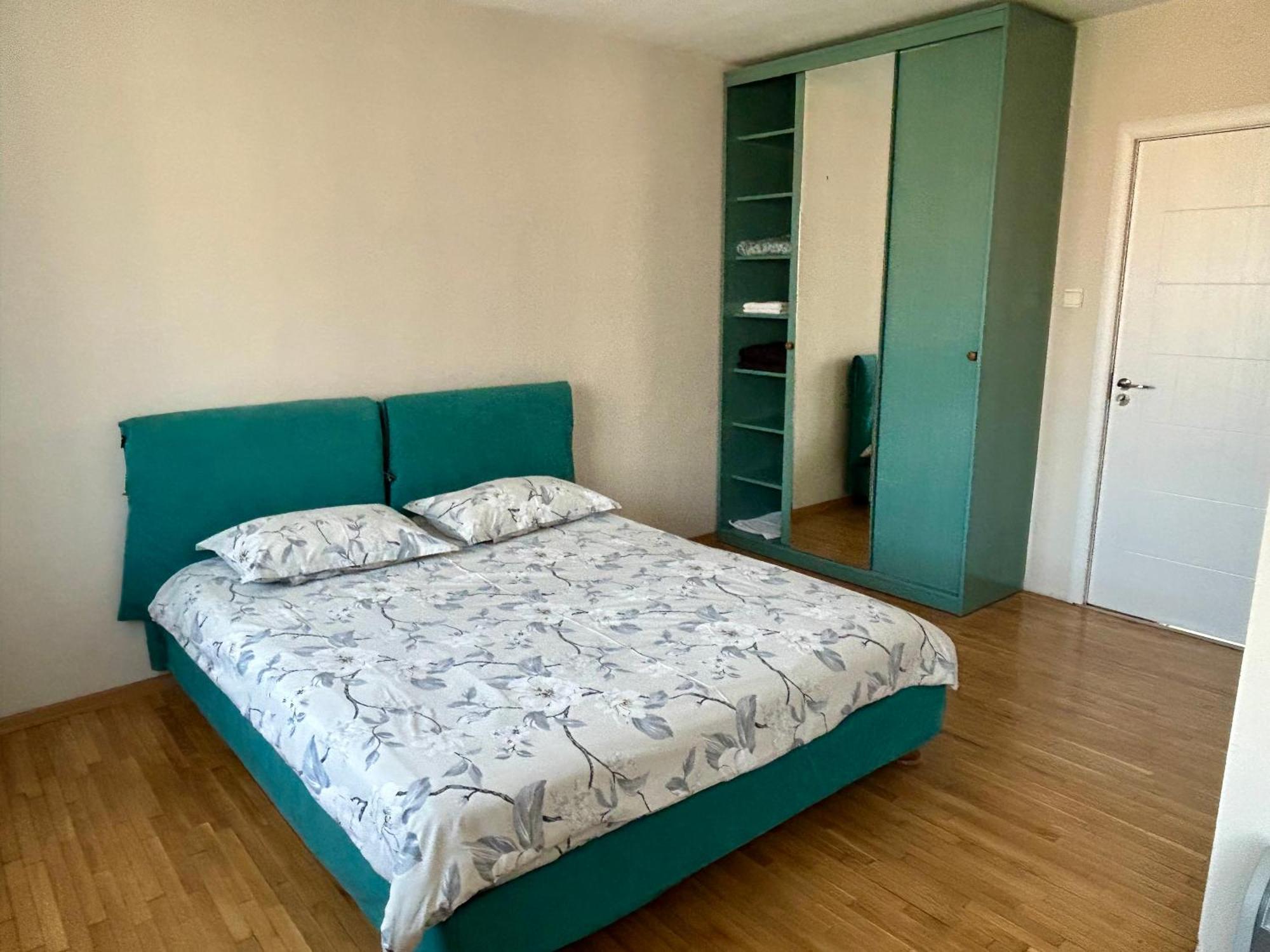 Fenix 2 Bedroom Apartment Varna Center Esterno foto