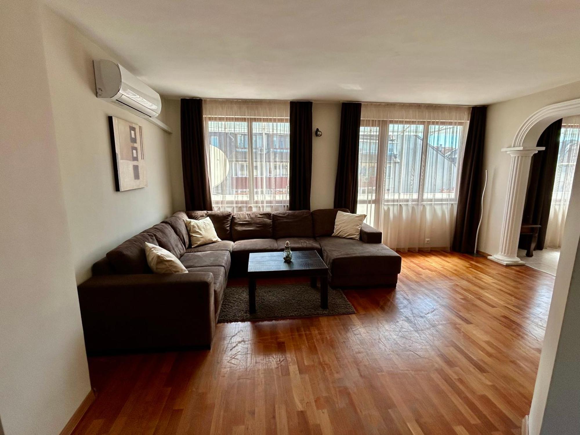 Fenix 2 Bedroom Apartment Varna Center Esterno foto