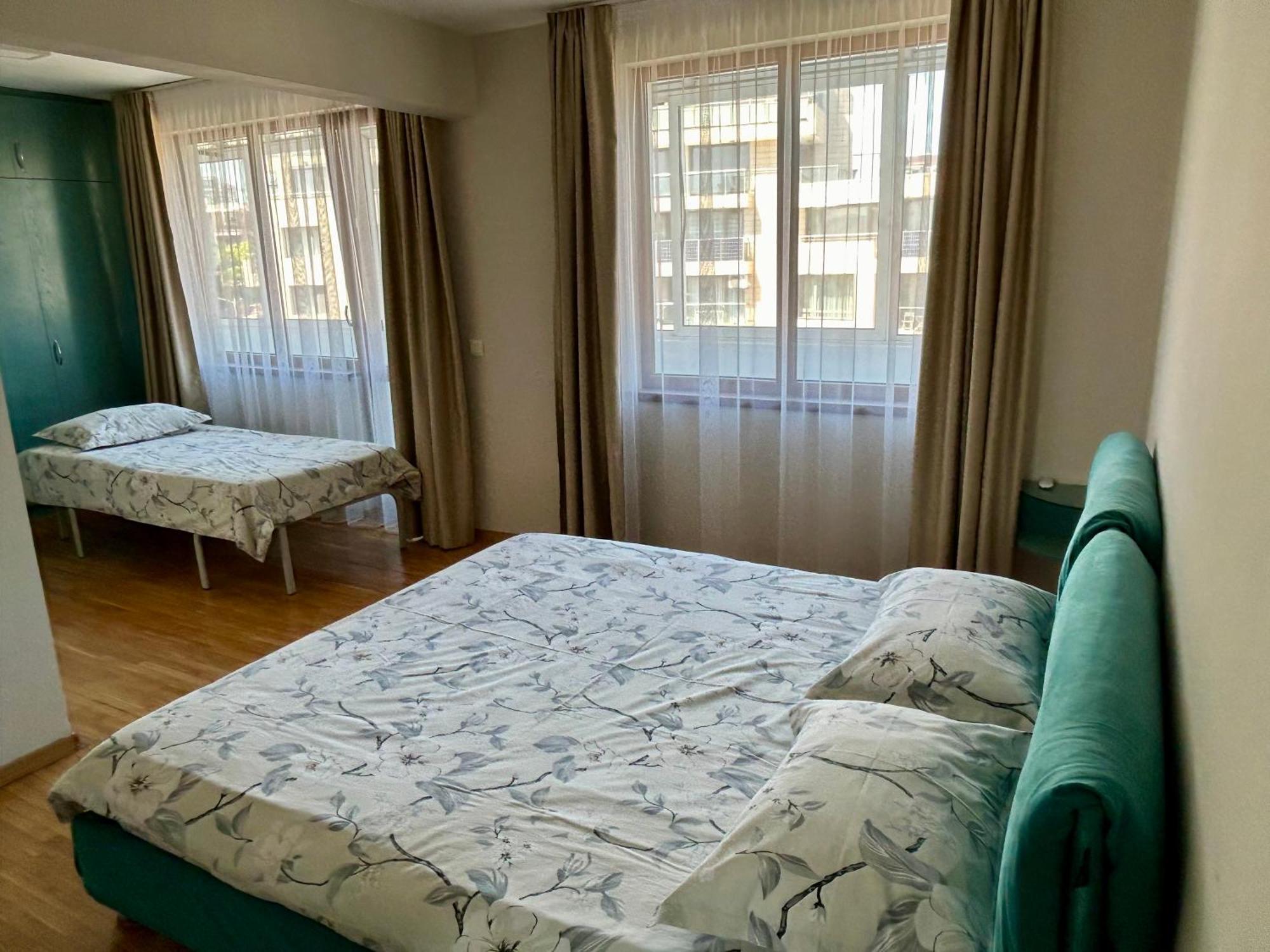 Fenix 2 Bedroom Apartment Varna Center Esterno foto